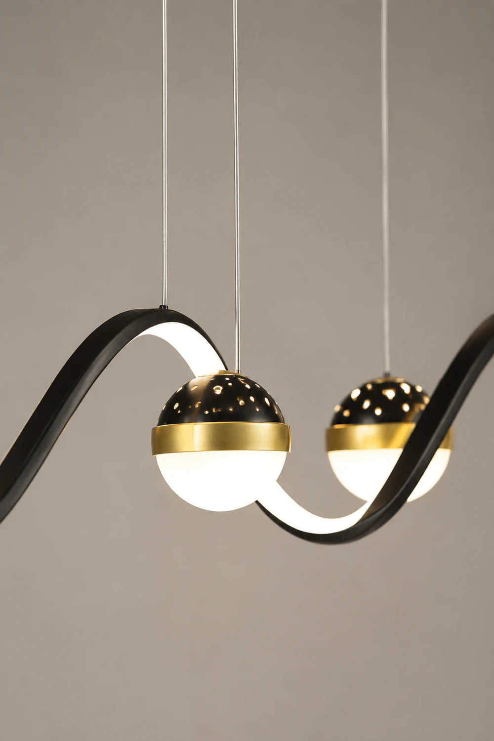 Madina Nordic Globe Wavy Metal/Acrylic Pendant Light - Lumpaz
