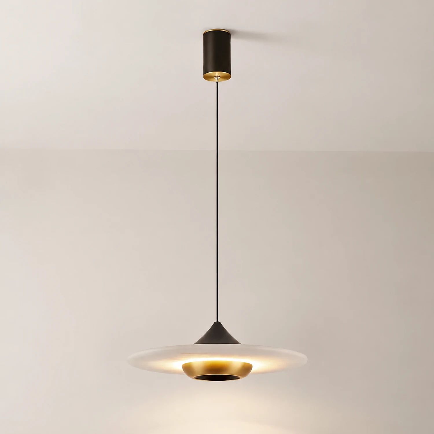Flying Saucer Marble Pendant Lamp - Lumpaz