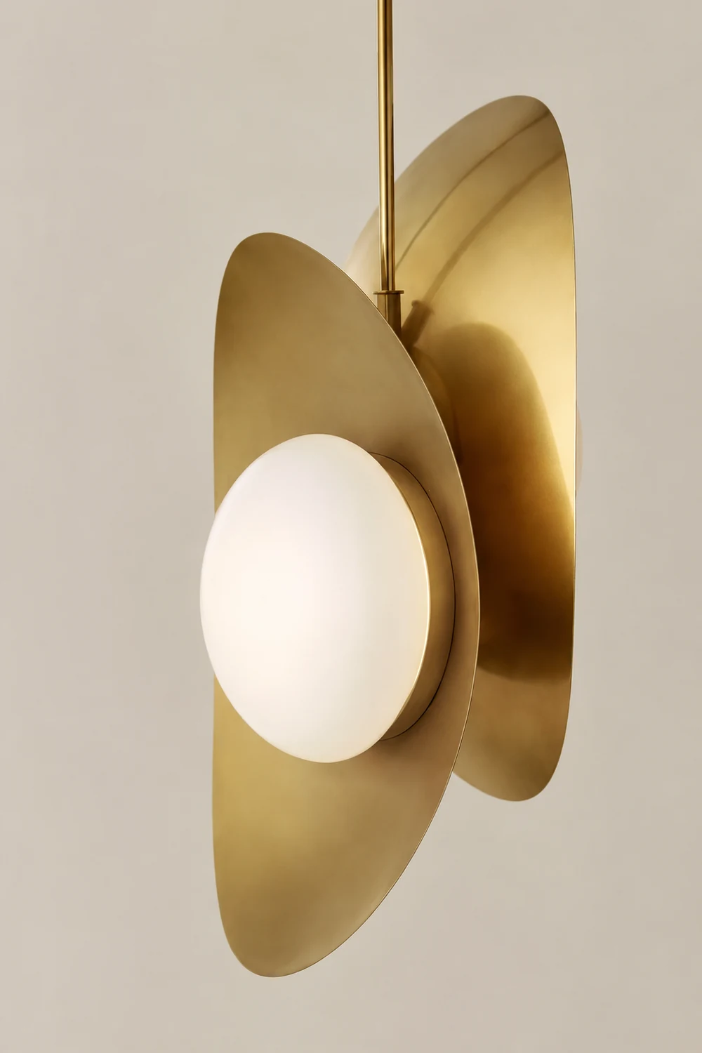 Golden Petal Pendant Lamp - Lumpaz