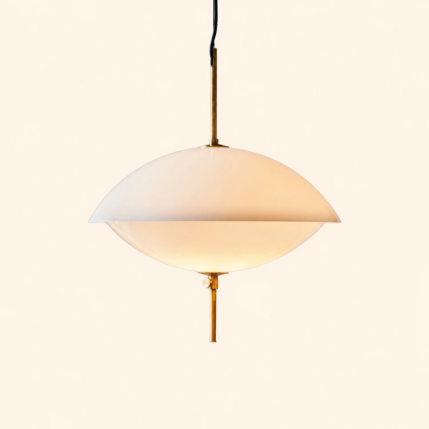 Miller Shell Pendant Light - Lumpaz