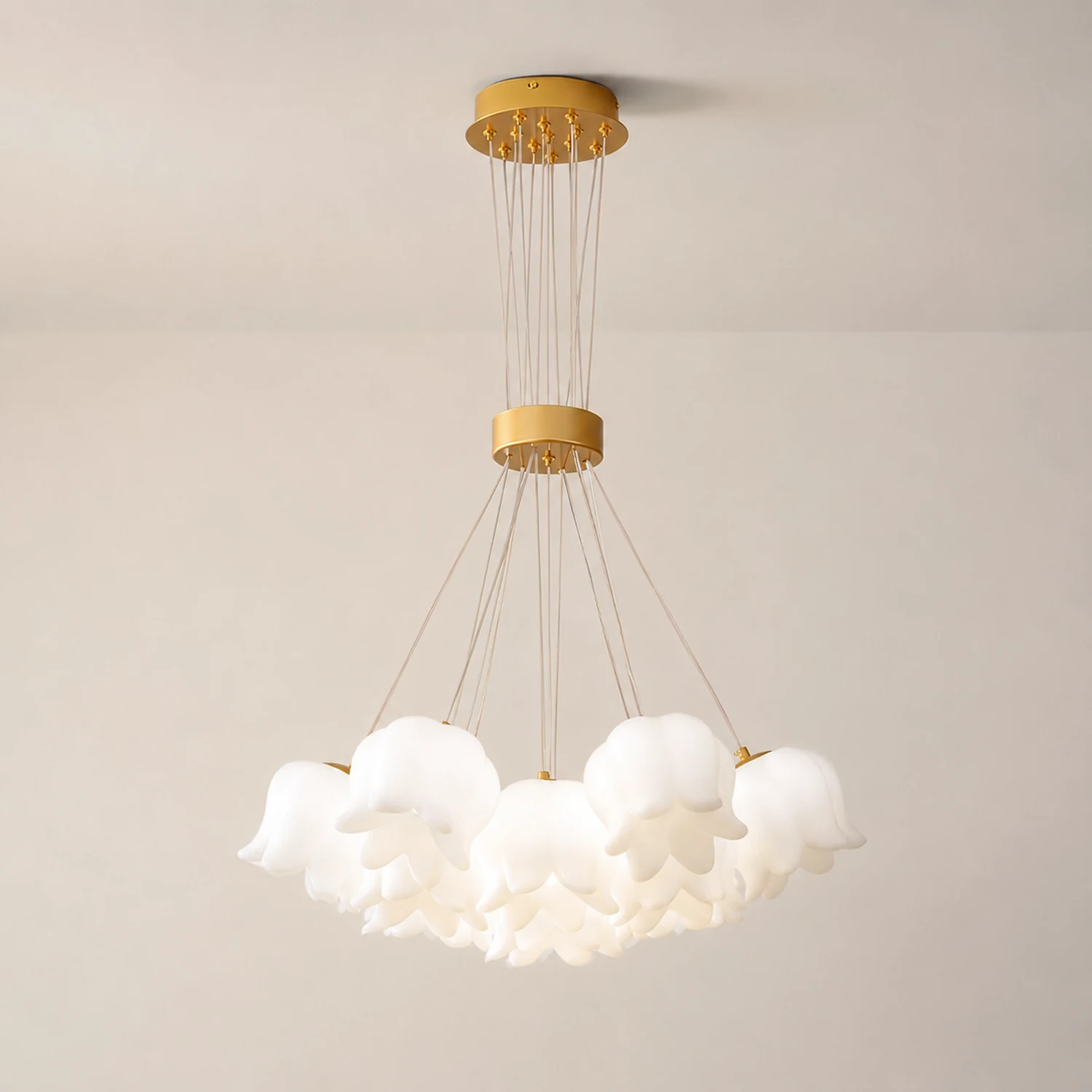 Elegant Floral Pendant Light - Lumpaz