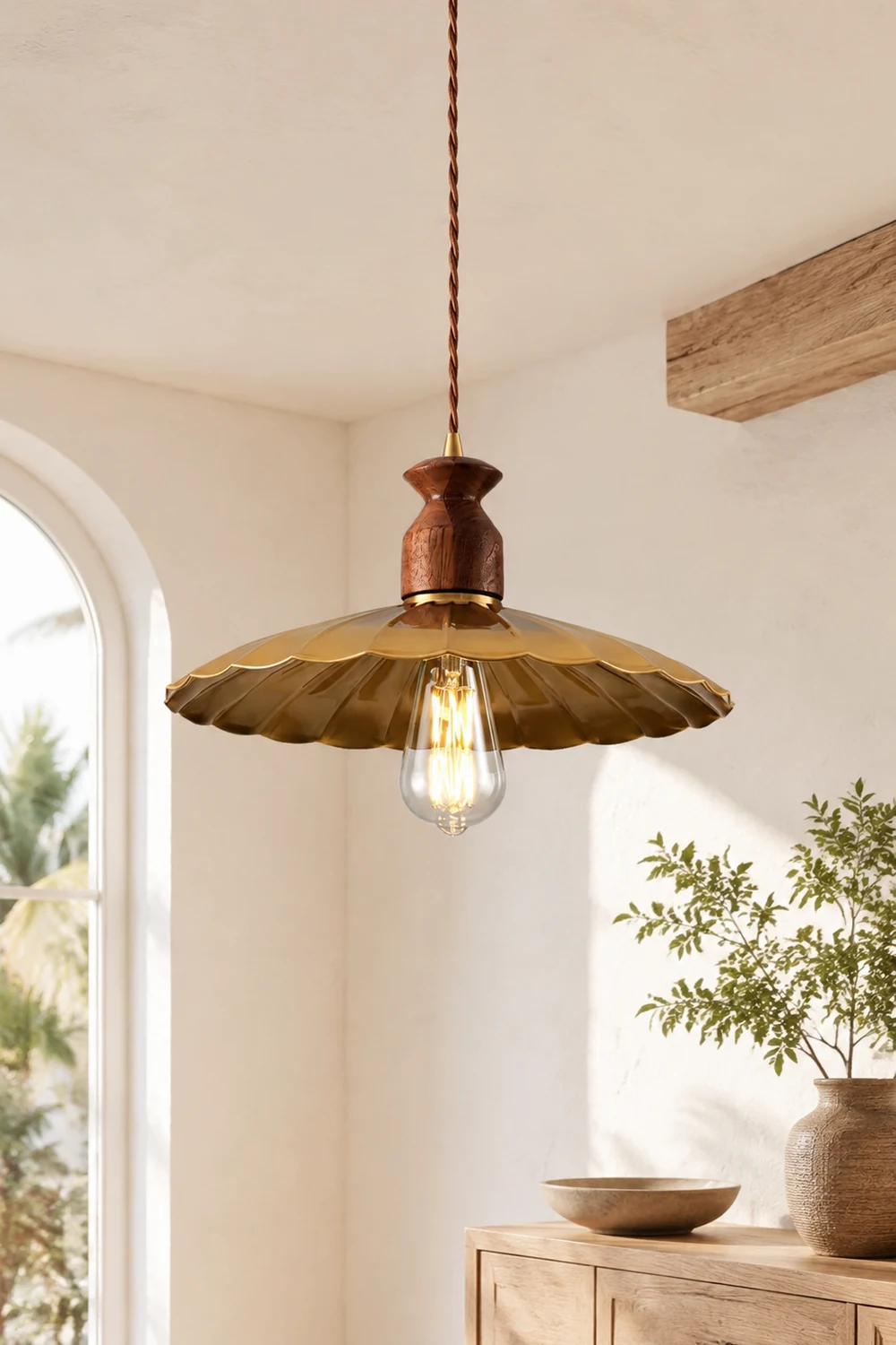Brass Crest Pendant Light - Lumpaz