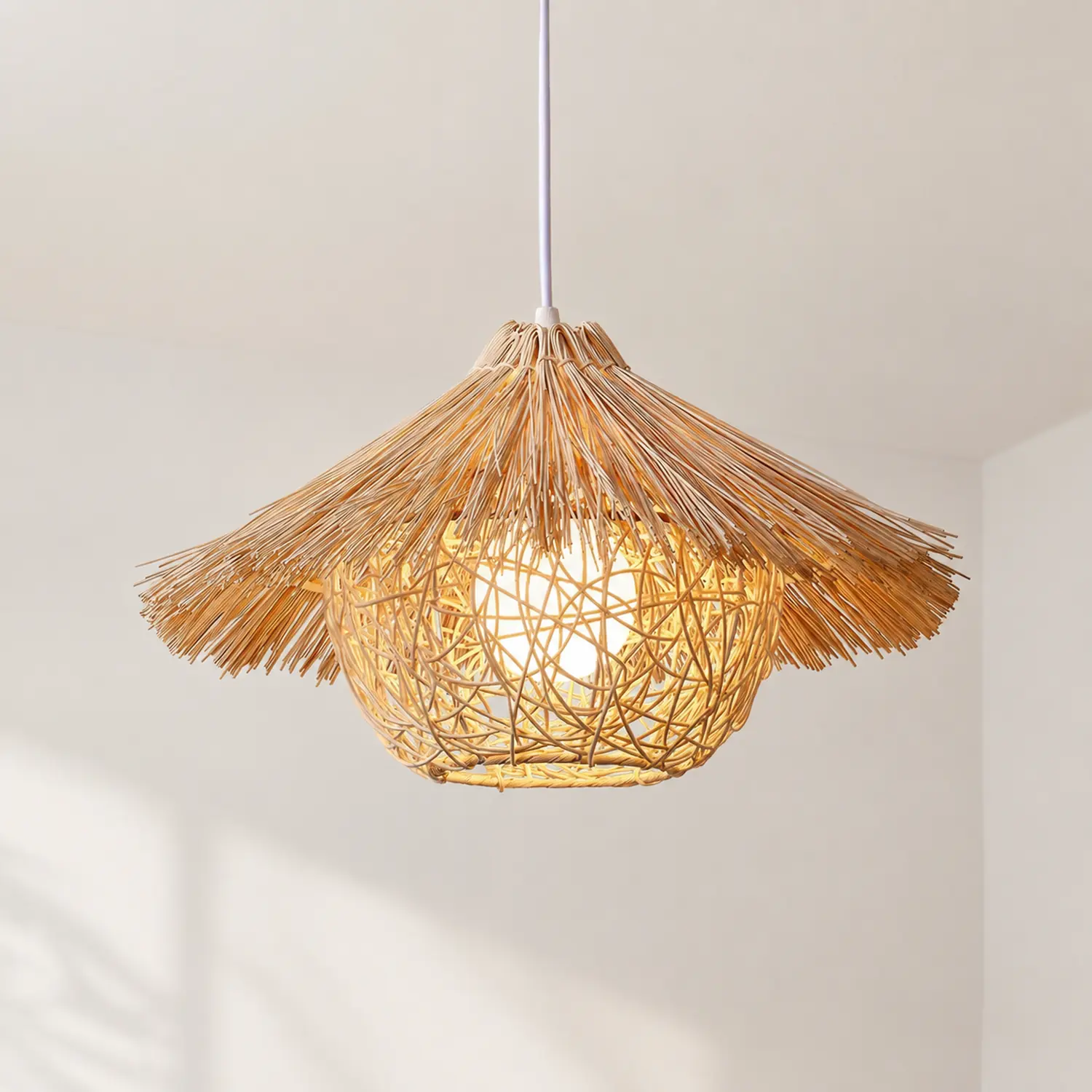 Straw Hat Pendant Light - Lumpaz