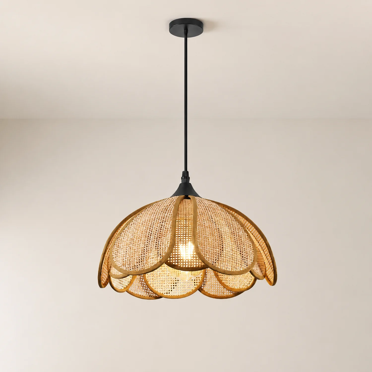Bloom Rattan Pendant Lamp - Lumpaz
