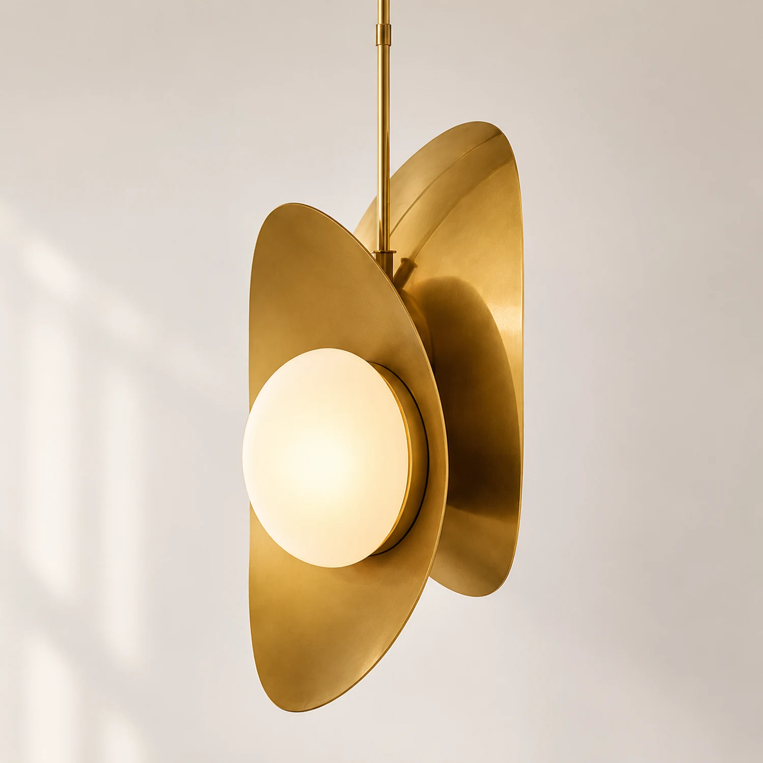 Golden Petal Pendant Lamp - Lumpaz