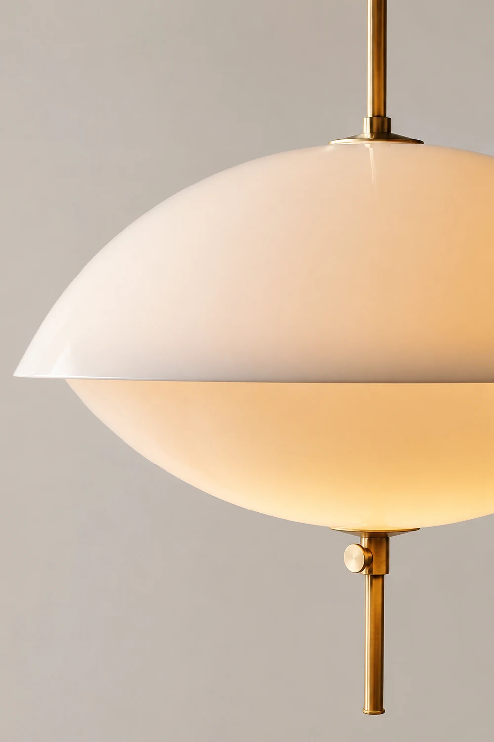 Miller Shell Pendant Light - Lumpaz