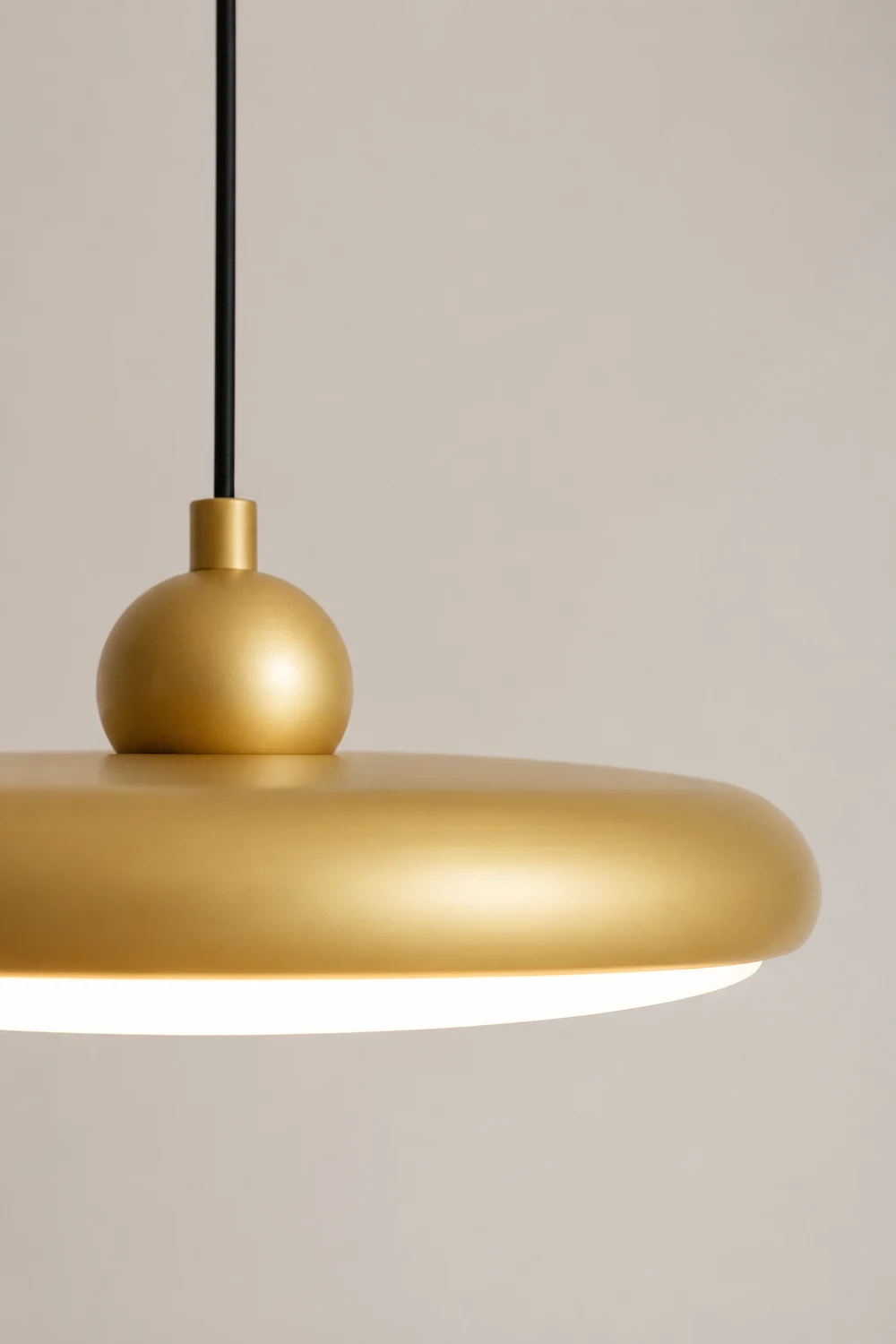 Thin Disc Pendant Lamp - Lumpaz