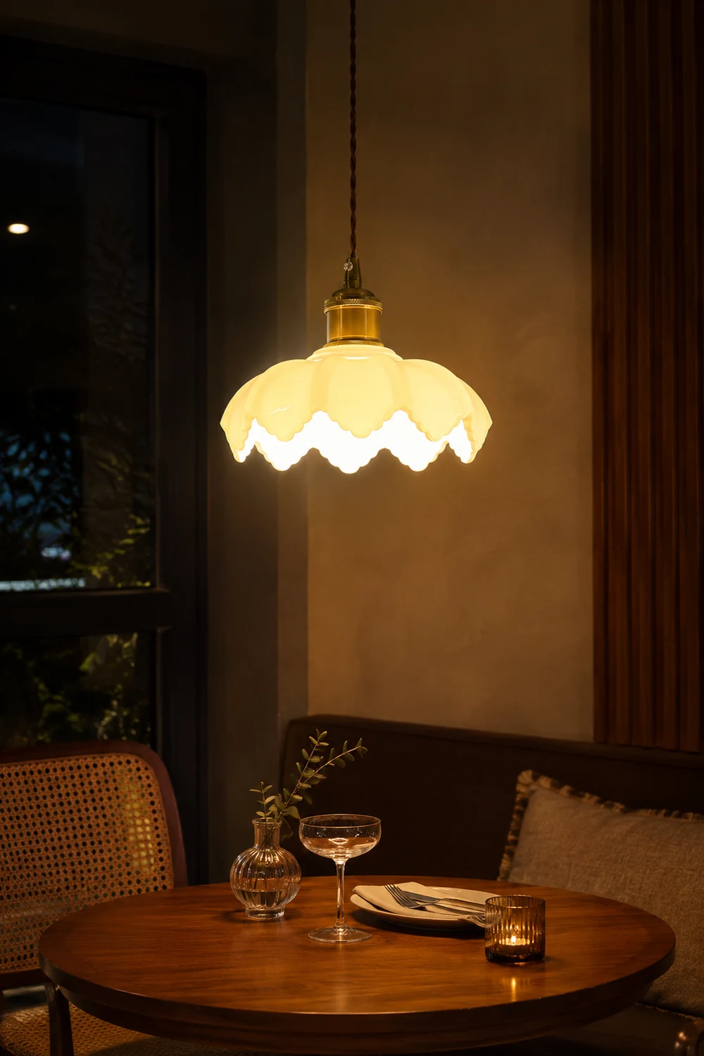 French Petal Pendant Light - Lumpaz