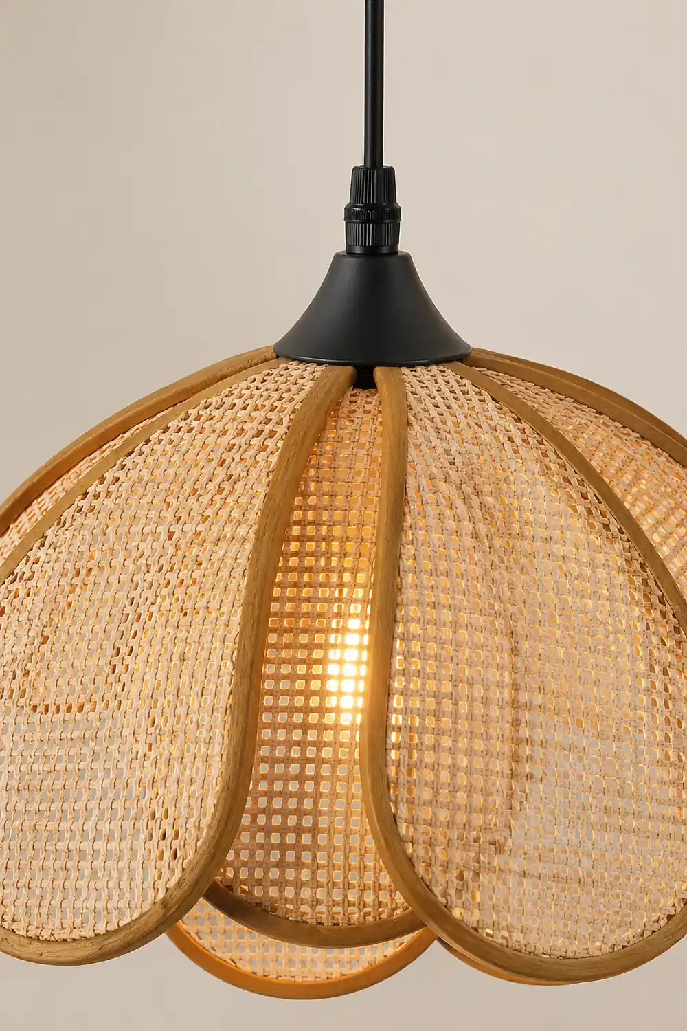 Bloom Rattan Pendant Lamp - Lumpaz