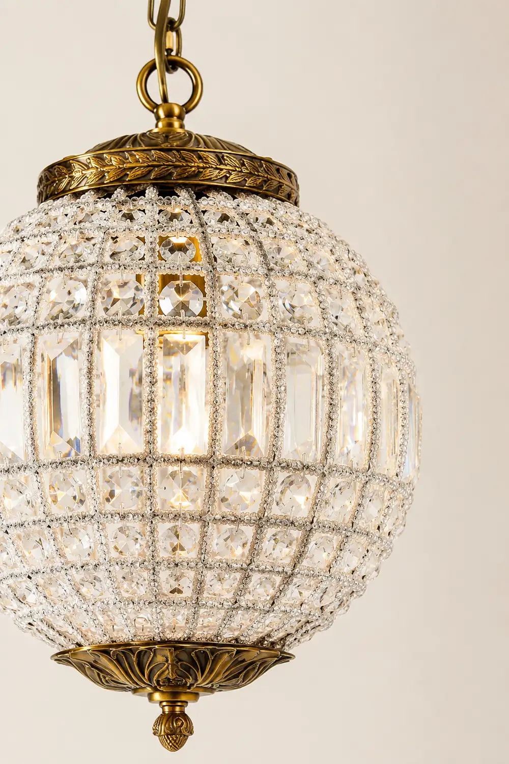 Traditional Gold Globe Chandelier - Lumpaz