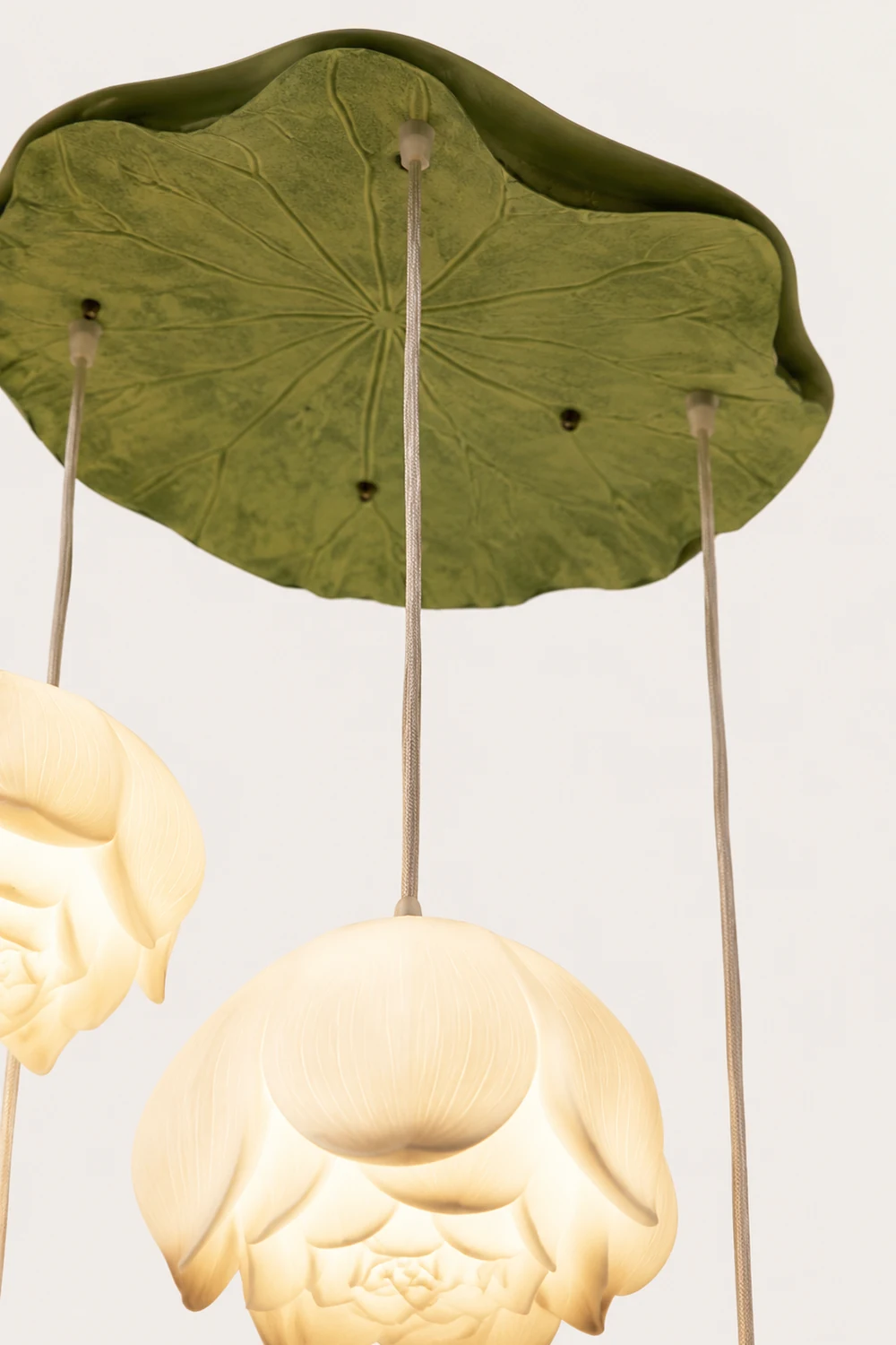 Lotus Chandelier - Lumpaz