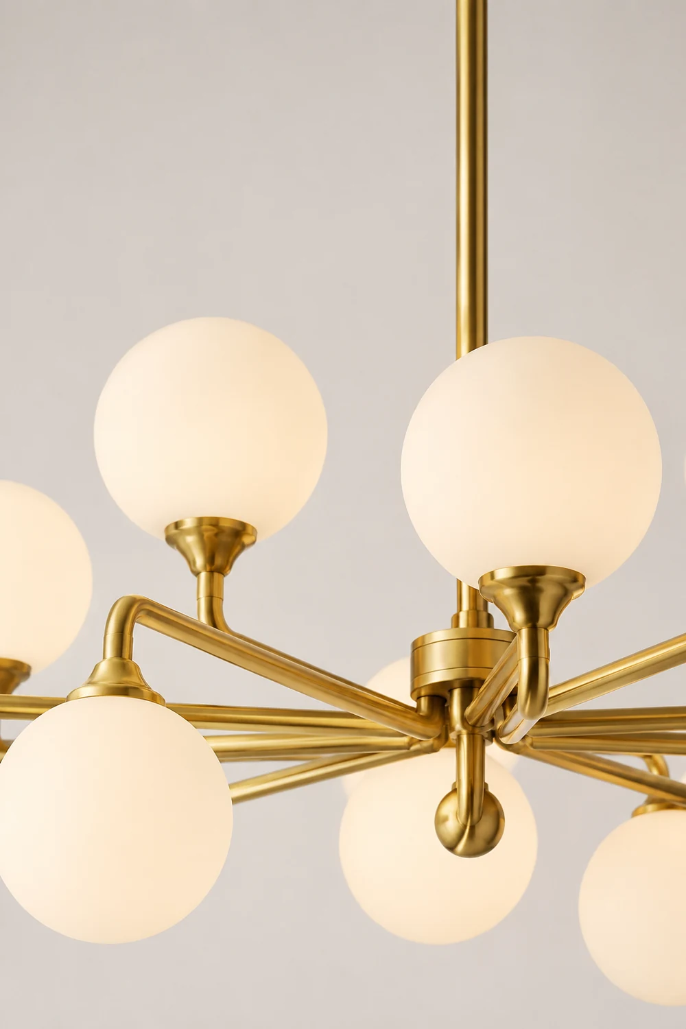 Staggered Glass Globes Chandelier - Lumpaz