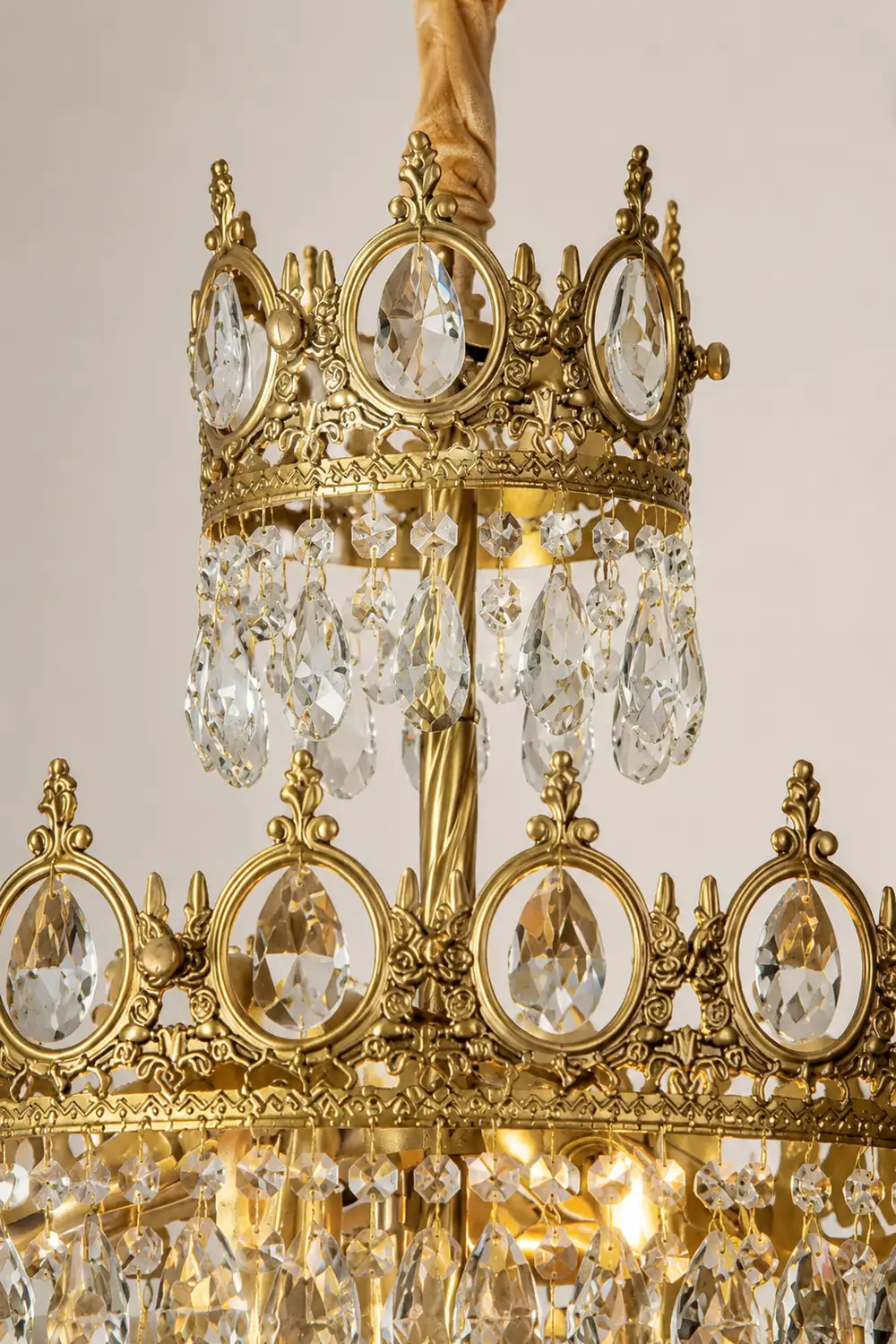 Vintage Crystal Chandelier - Lumpaz