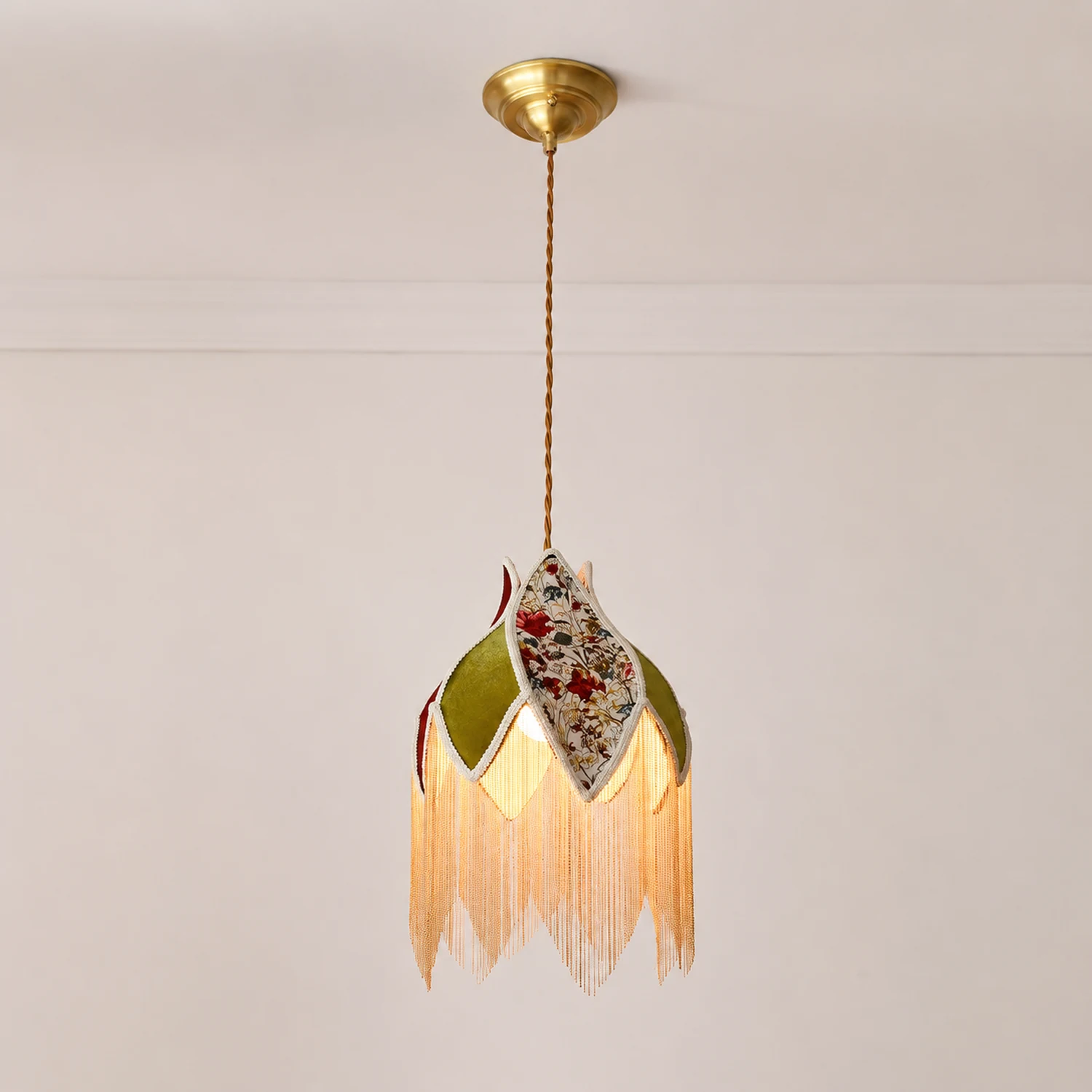 Bette Fringed Pendant Lamp - Lumpaz