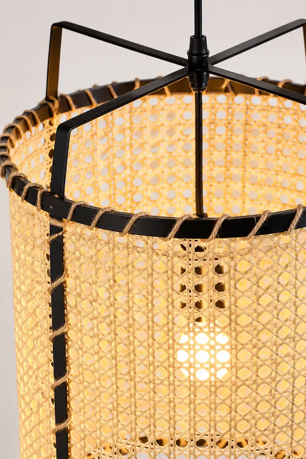 Rattan Cane Pendant Light - Lumpaz