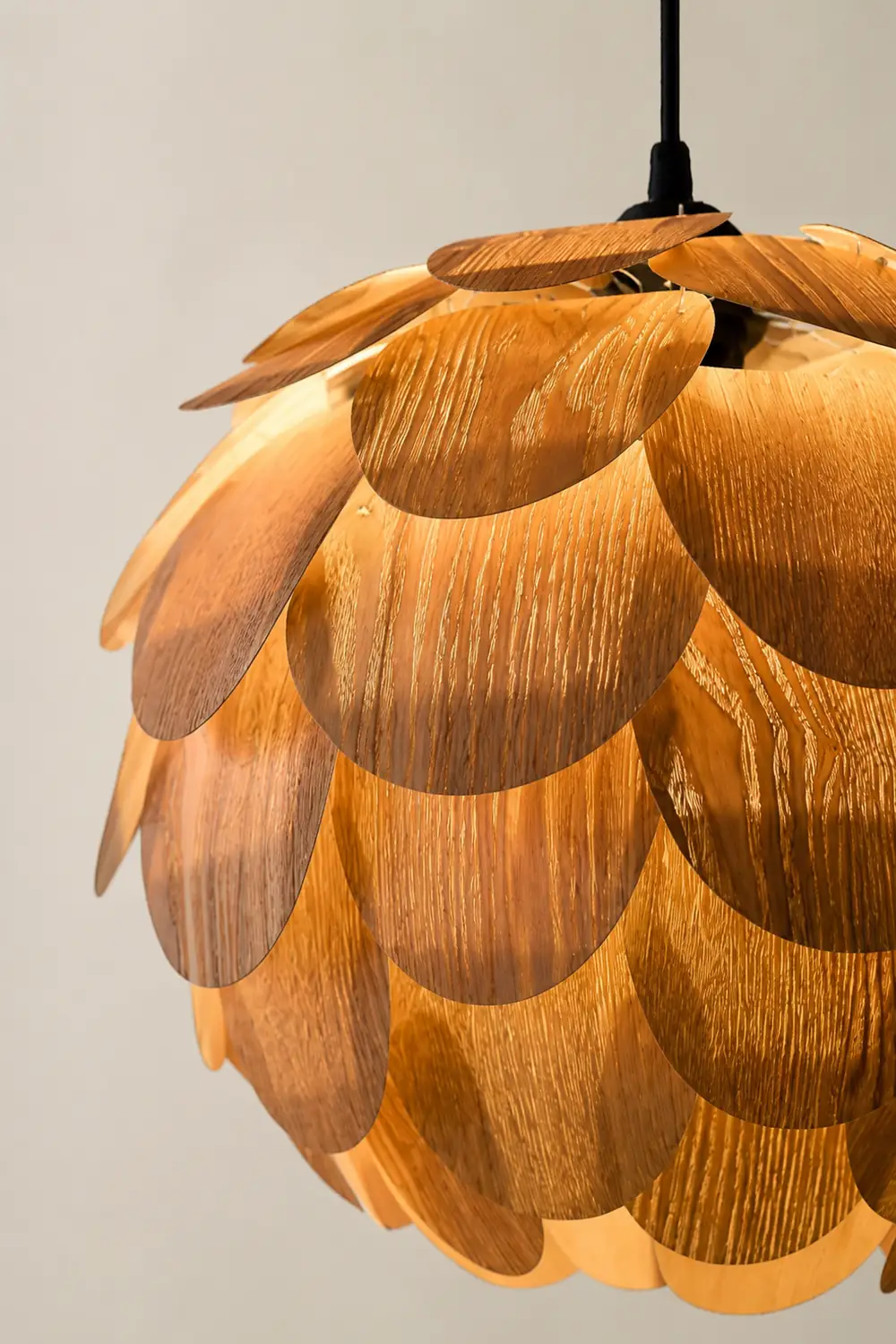 Pinecone Pendant Light - Lumpaz