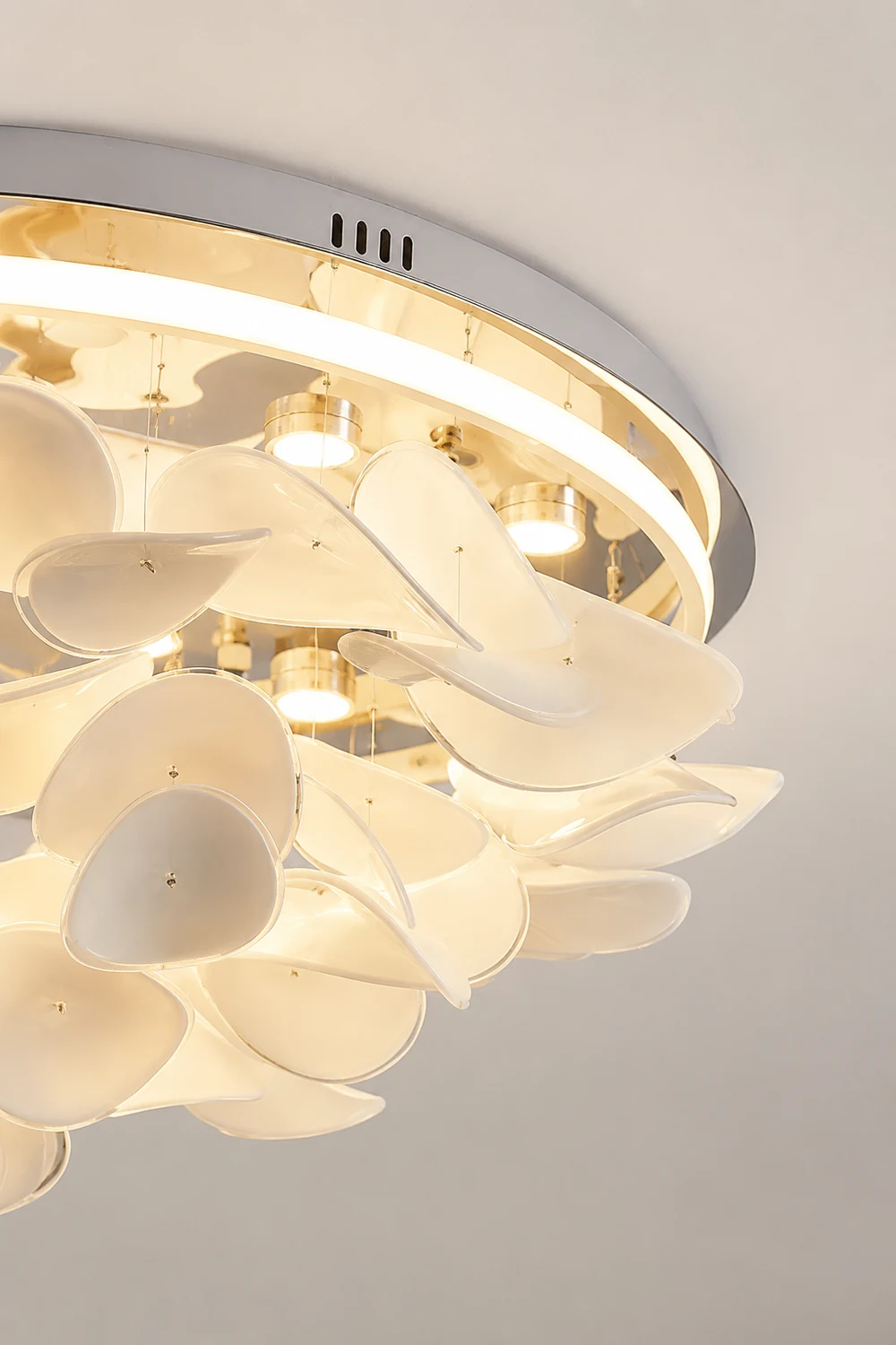 French Radici Petal Ceiling Lamp - Lumpaz