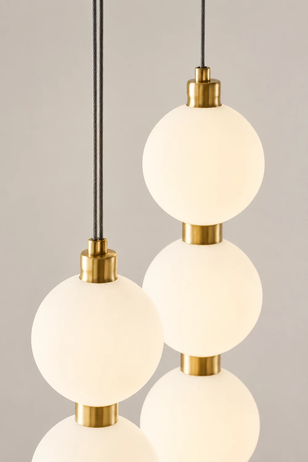 Acrylic Pearl Necklace Chandelier - Lumpaz