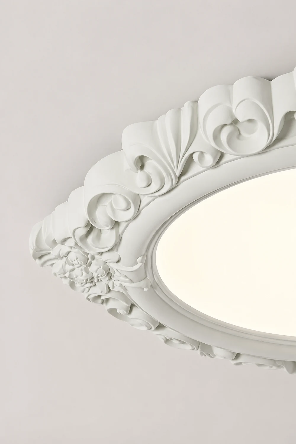 Sculpted Resin Ceiling Lamp - Lumpaz