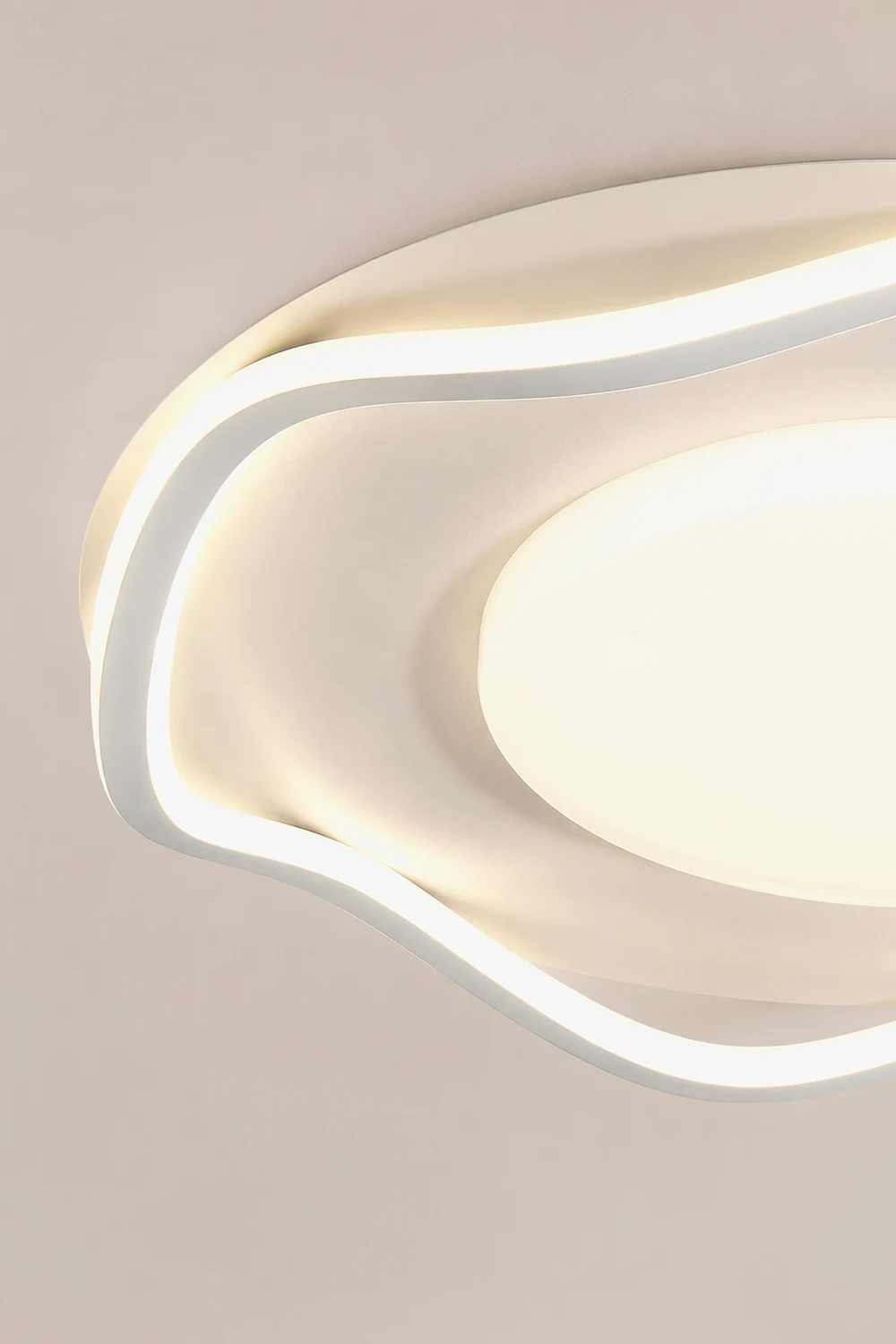 Minimalist Cloud Shape Ceiling Lamp - Lumpaz