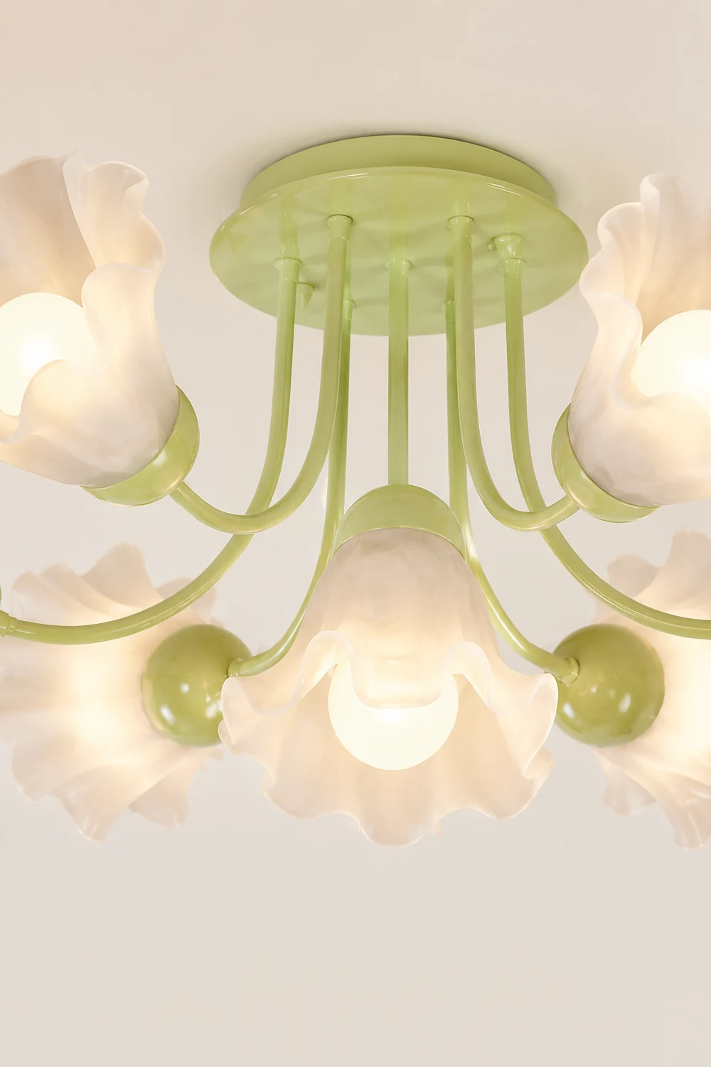 Floral Sculpted Ceiling Lamp - Lumpaz