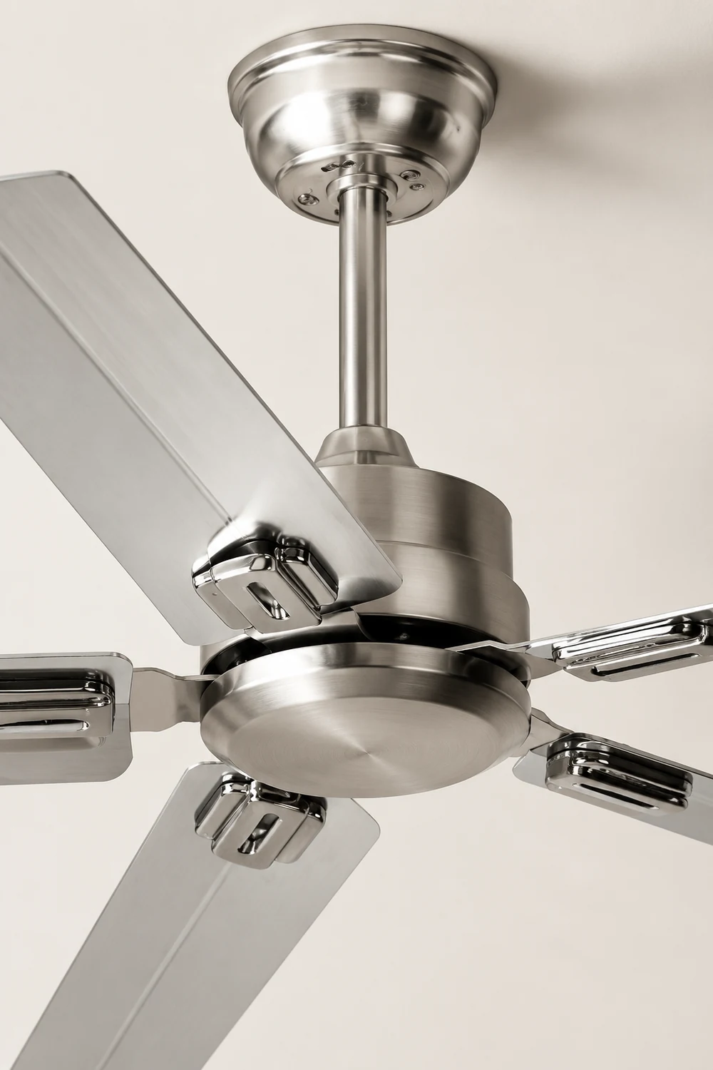 Rozzen Ceiling Fan 52″ - Lumpaz