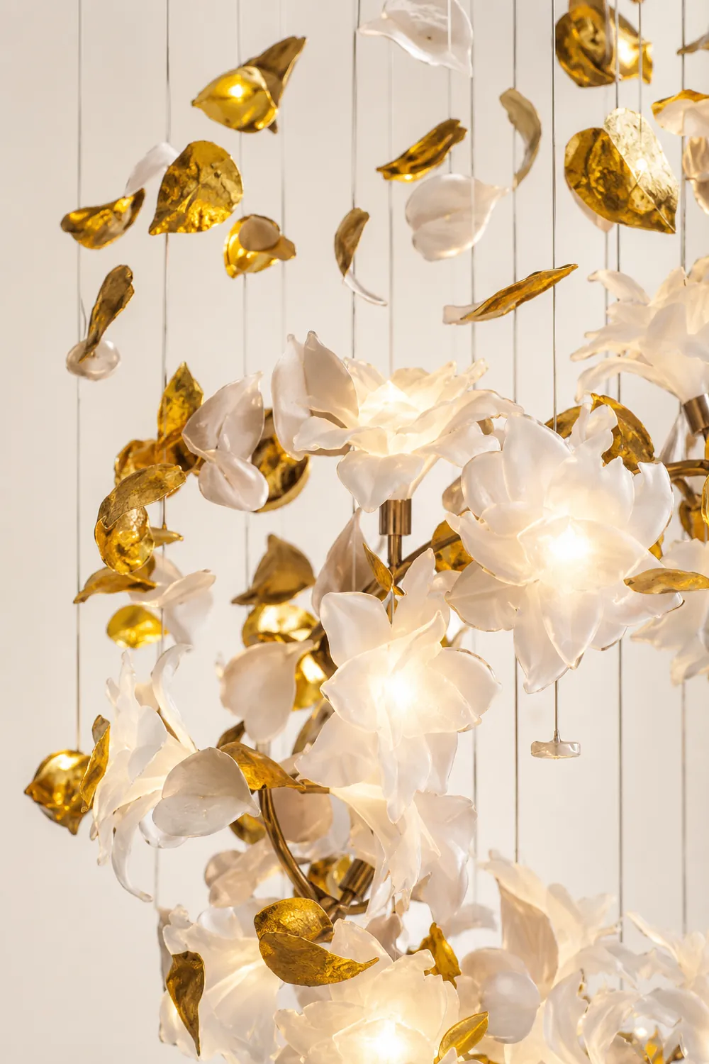 Flying Flowers Fluttering Chandelier - Lumpaz