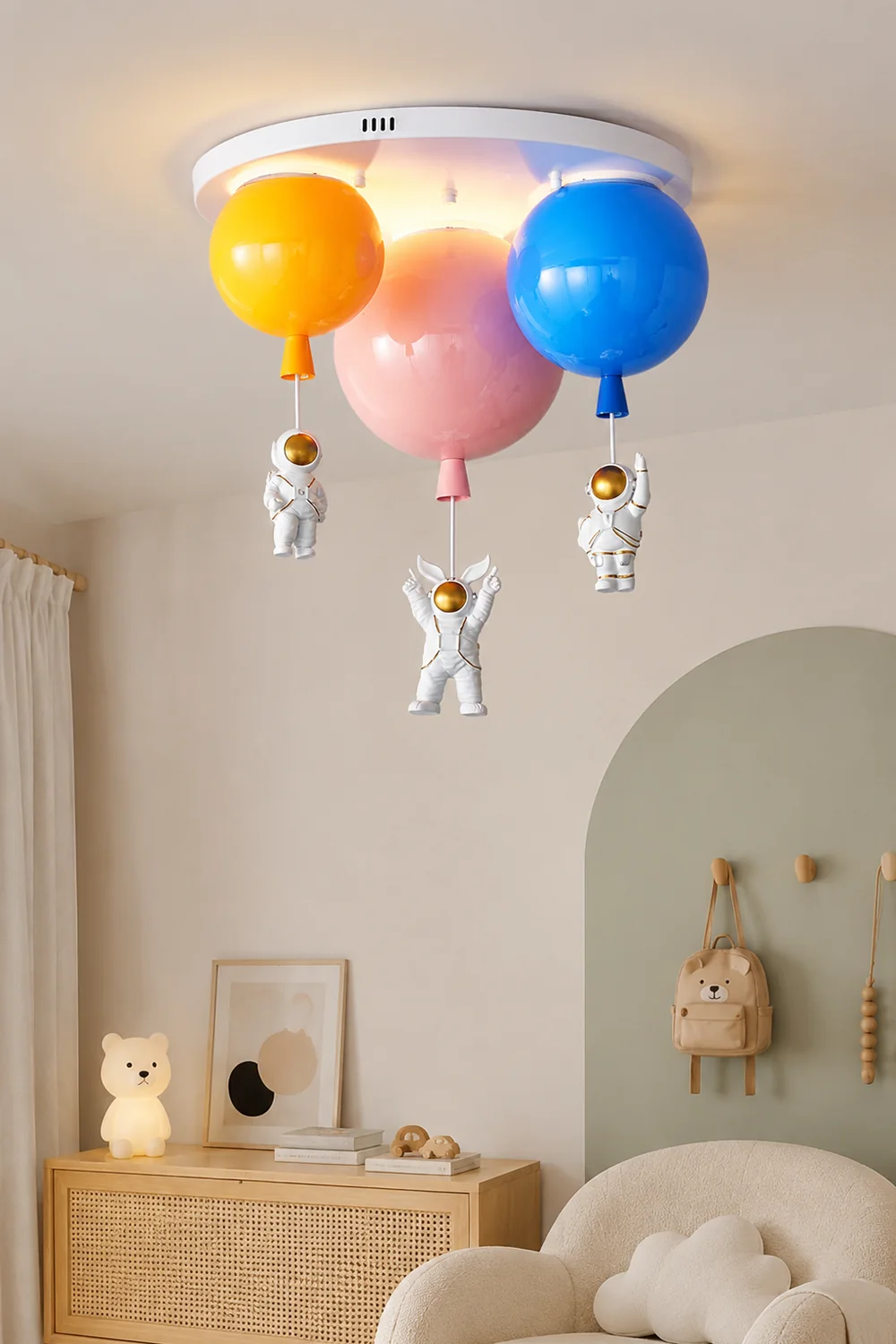 Astronaut Glossy Balloon Ceiling Lamp - Lumpaz