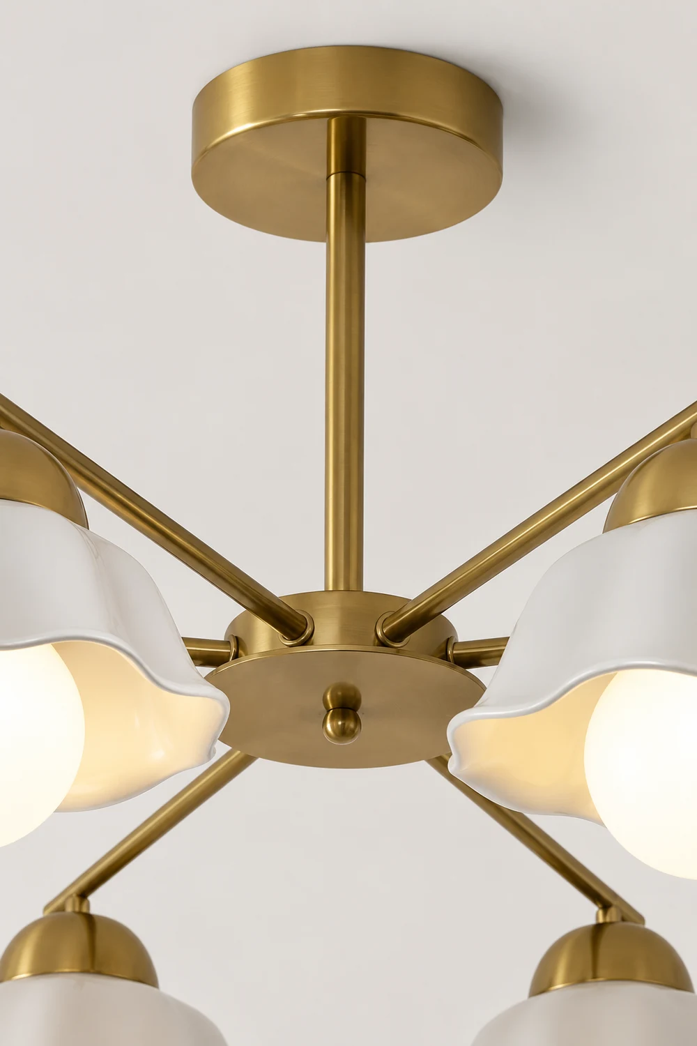 Flower Shade Chandelier - Lumpaz