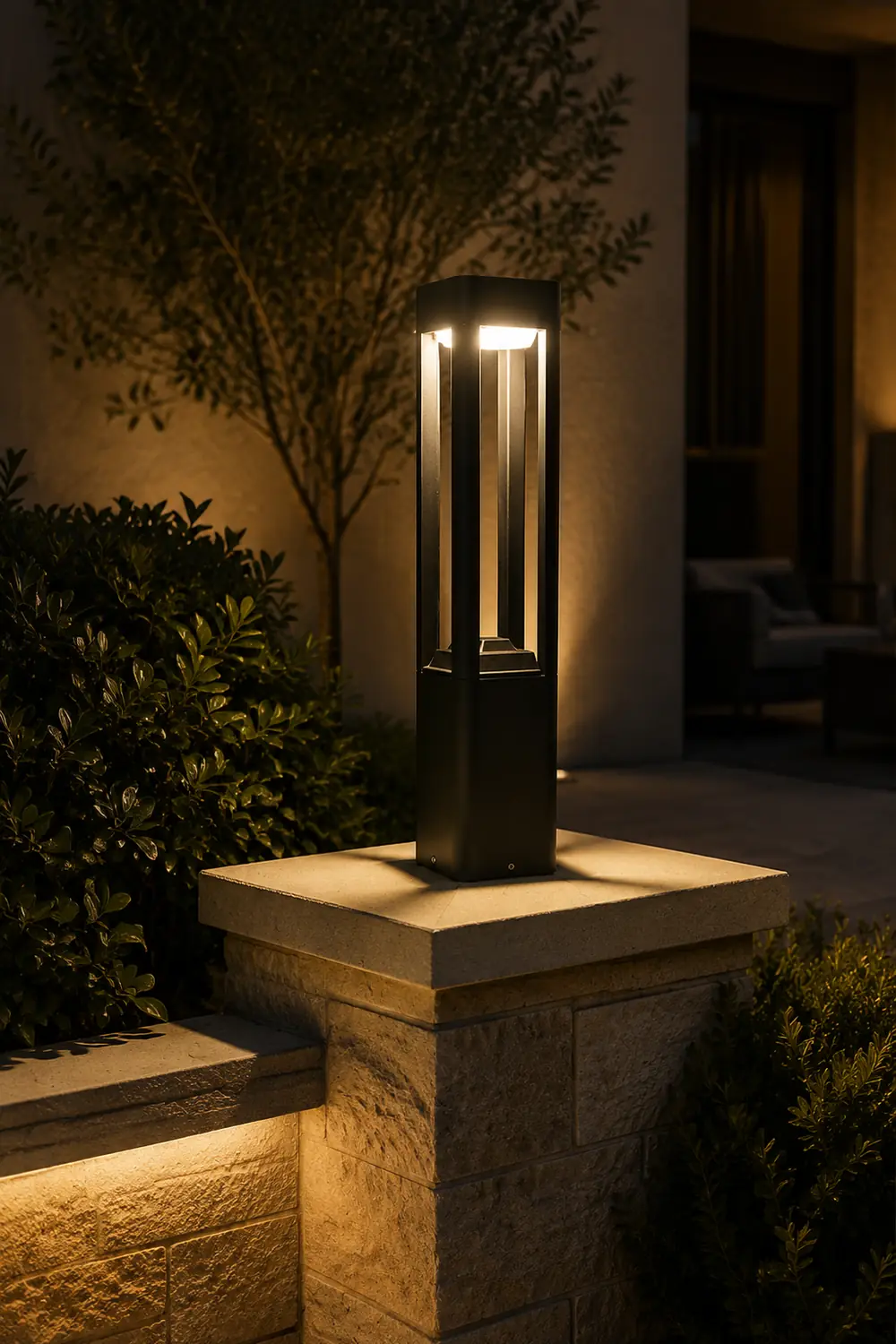 Rectangular Column Garden Light - Lumpaz