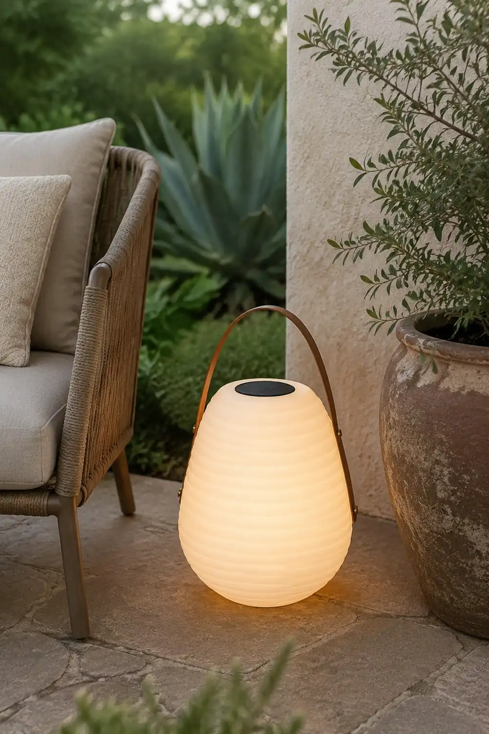 Beehive Solar Lantern Outdoor Lamp - Lumpaz