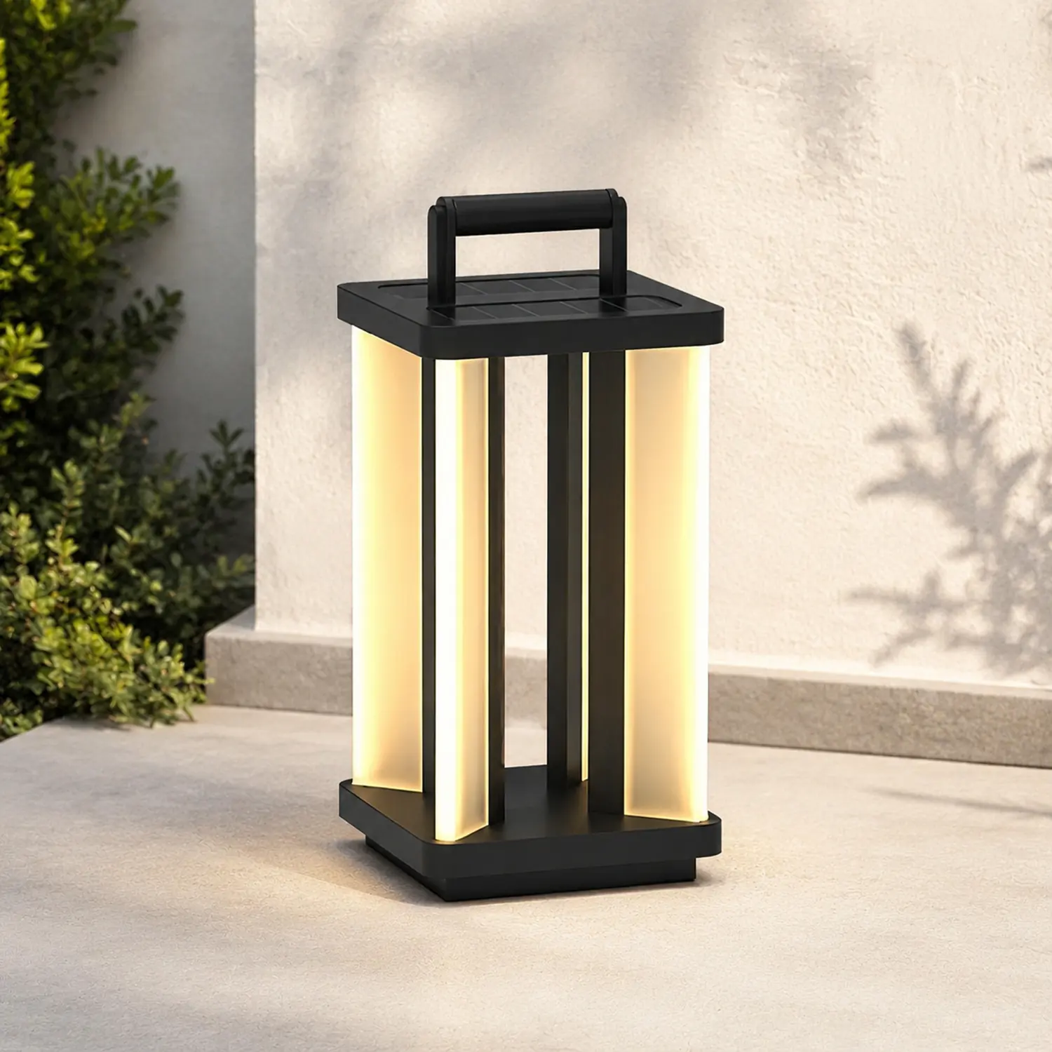 Metroluxe Solar Outdoor Light - Lumpaz