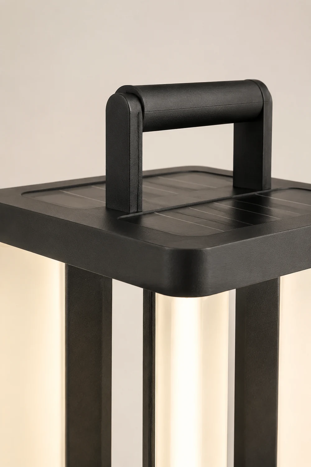 Metroluxe Solar Outdoor Light - Lumpaz