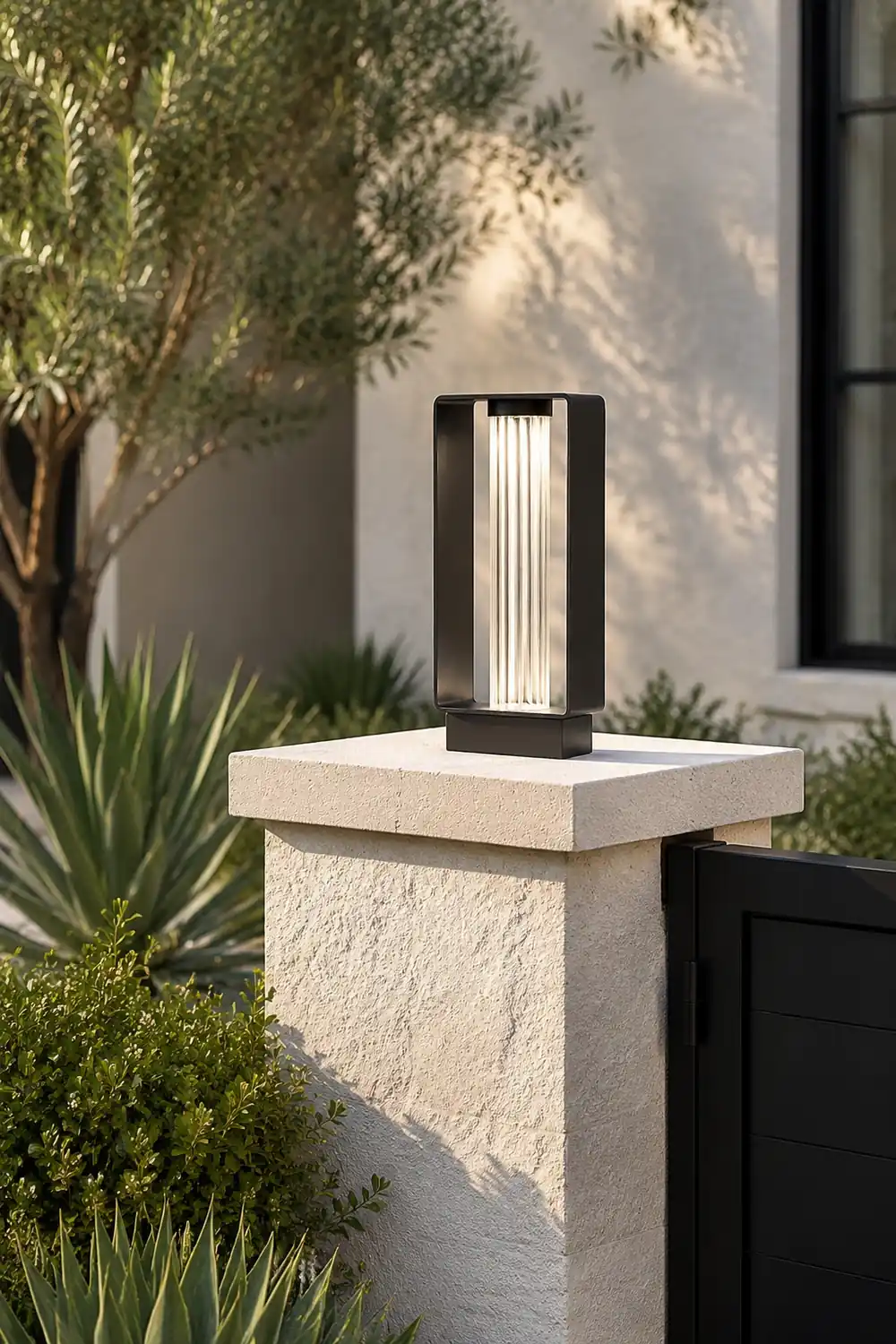 Frame Outdoor Post Lamp - Lumpaz