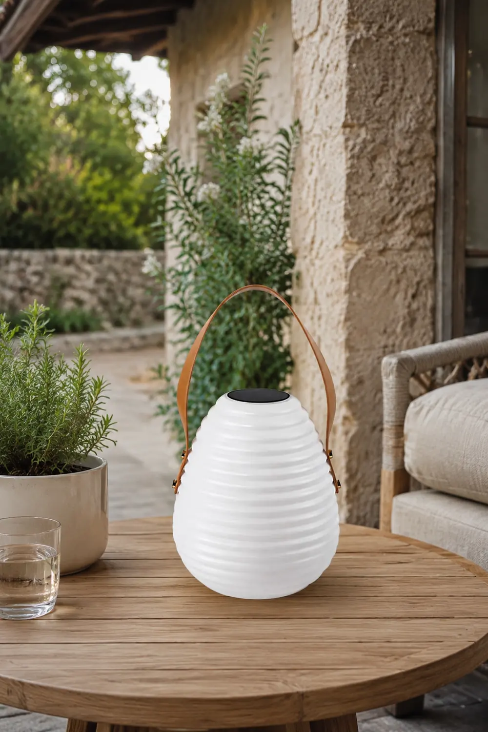 Beehive Solar Lantern Outdoor Lamp - Lumpaz