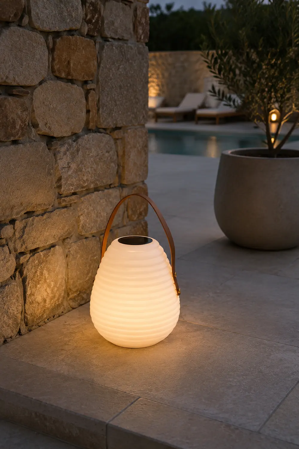 Beehive Solar Lantern Outdoor Lamp - Lumpaz