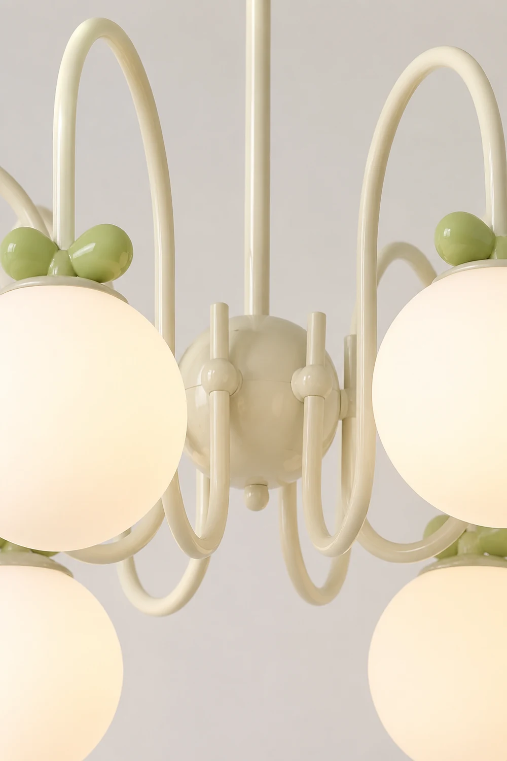 Cream Cherry Chandelier - Lumpaz