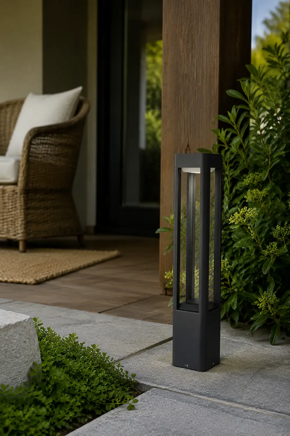 Rectangular Column Garden Light - Lumpaz
