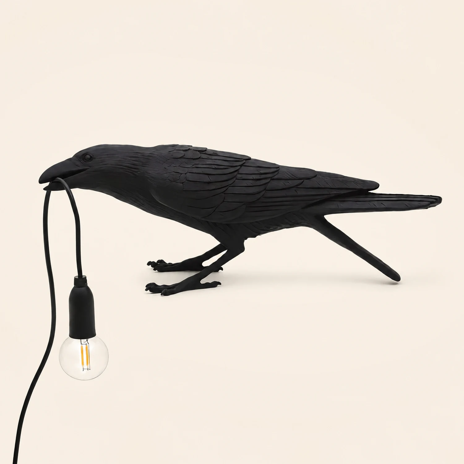 Raven Resin Table Lamp - Lumpaz