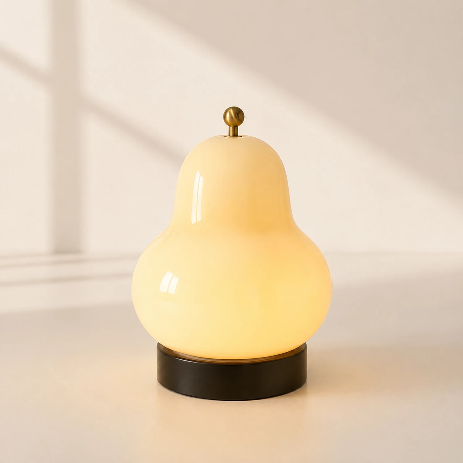 Pear Built-in Battery Table Lamp - Lumpaz