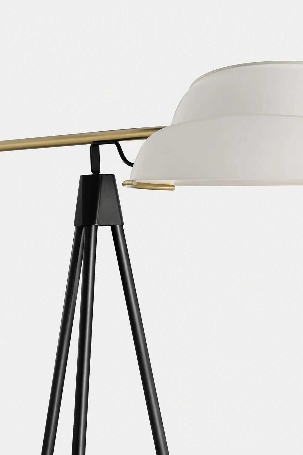 Heart Wing Tripod Floor Lamp - Lumpaz