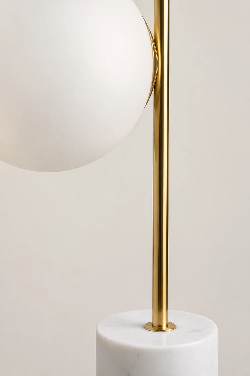 Sphere & Stem Table Lamp - Lumpaz