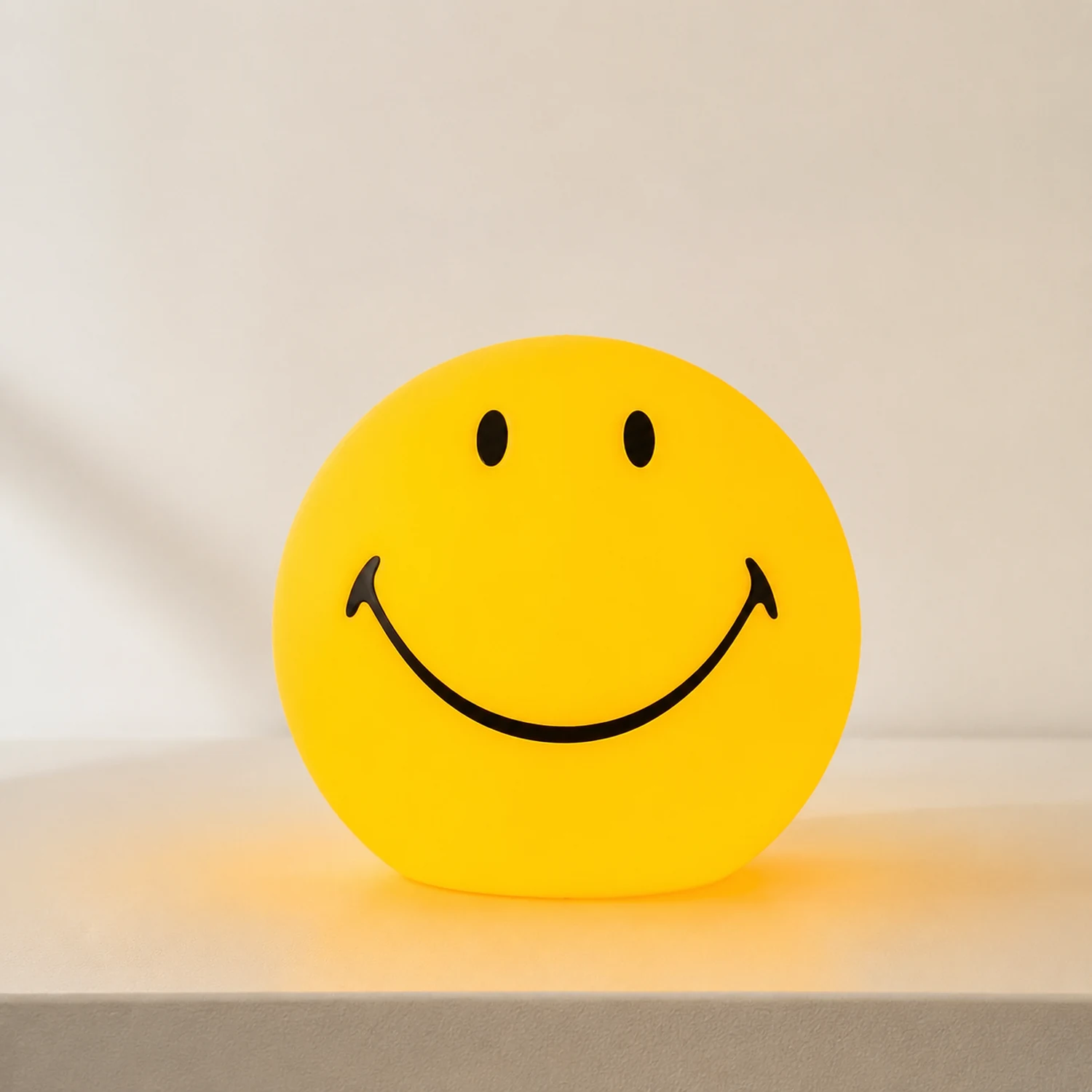 Smiling Rechargeable Built-in Battery Table Lamp - Lumpaz