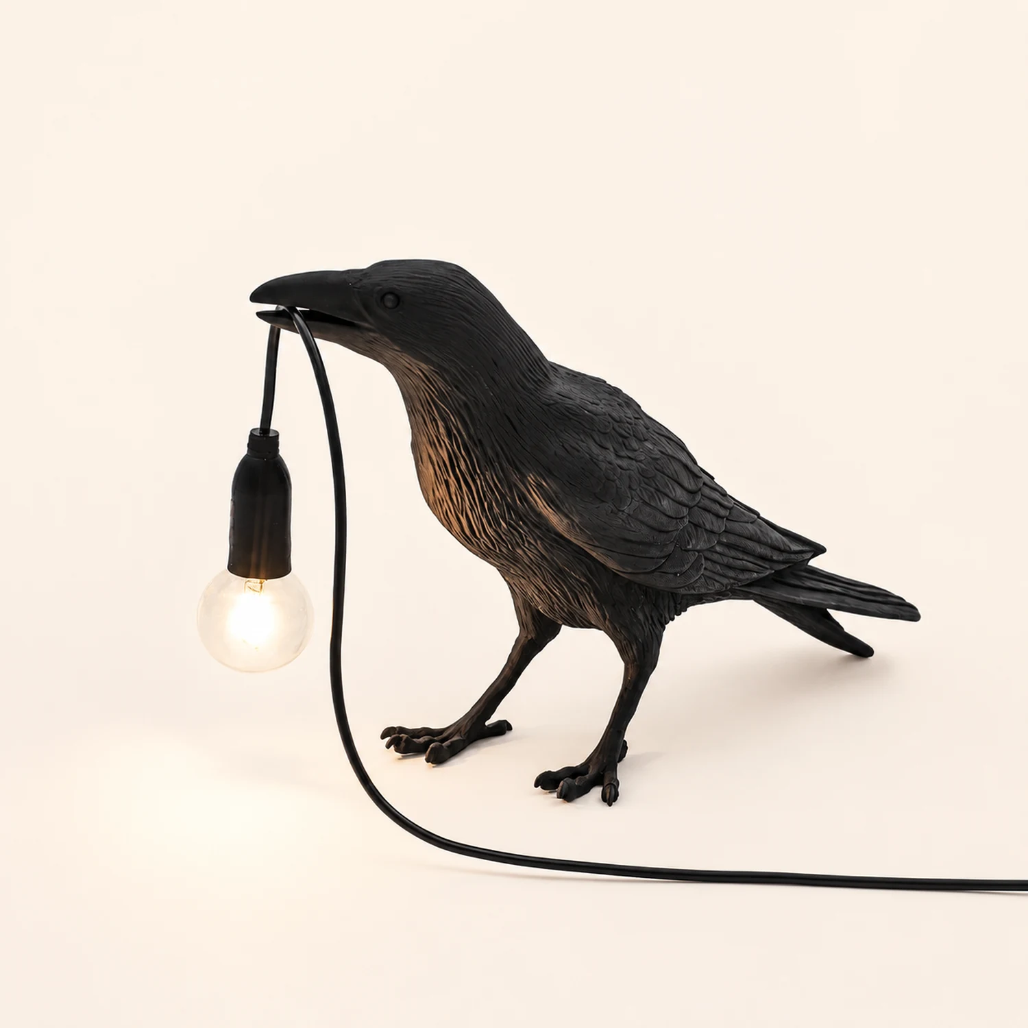 Raven Resin Table Lamp - Lumpaz