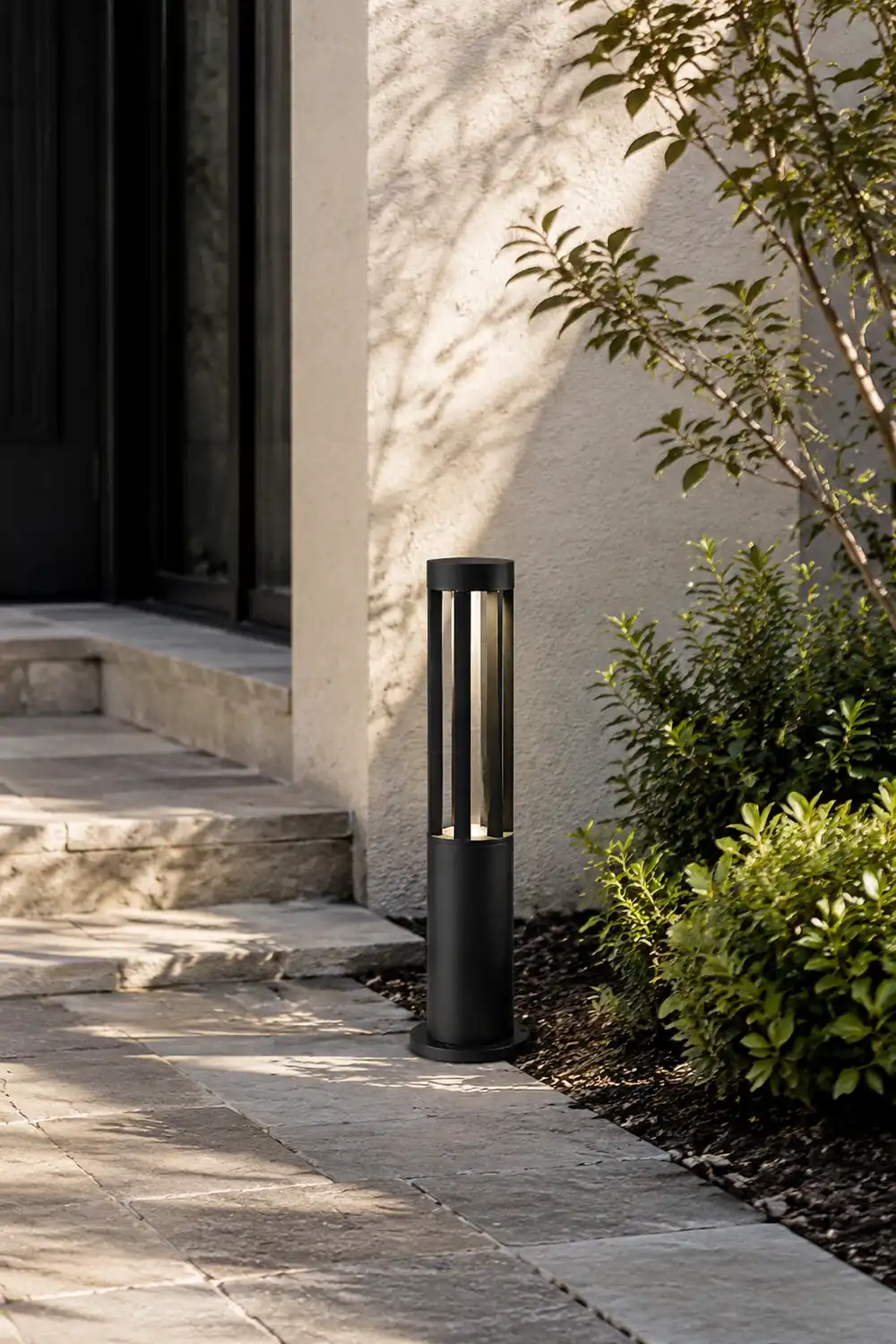 Black Cylindrical Garden Outdoor Light - Lumpaz
