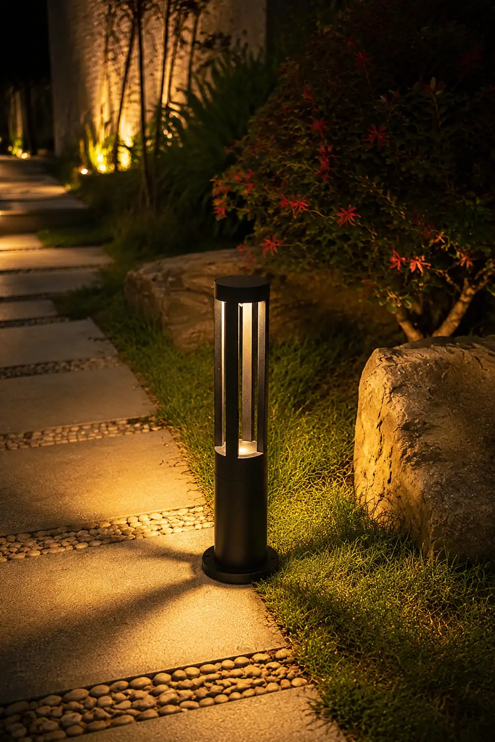 Black Cylindrical Garden Outdoor Light - Lumpaz