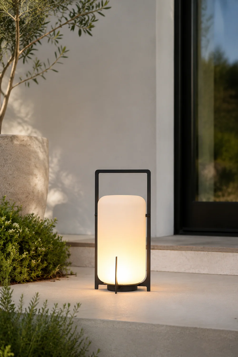 Black Twilight Lantern Table Lamp - Lumpaz