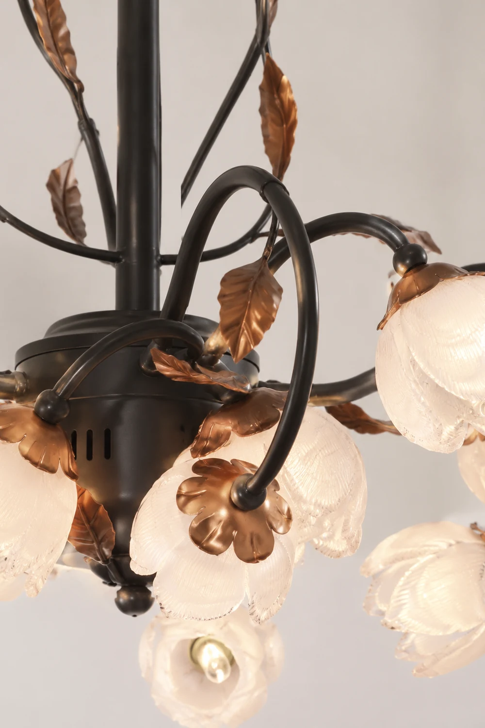 Eden's Blossom Chandelier - Lumpaz