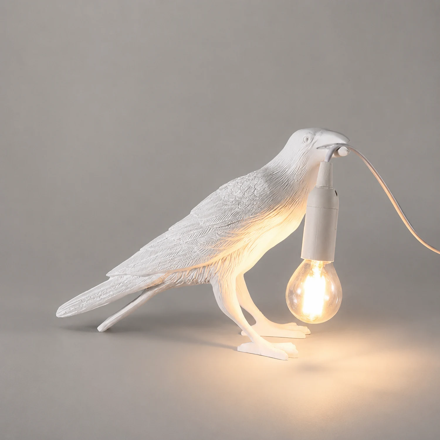 Raven Resin Table Lamp - Lumpaz