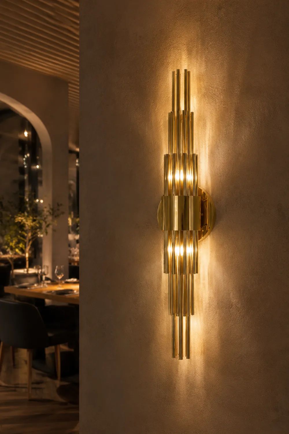 Gold Streamline Wall Lamp - Lumpaz